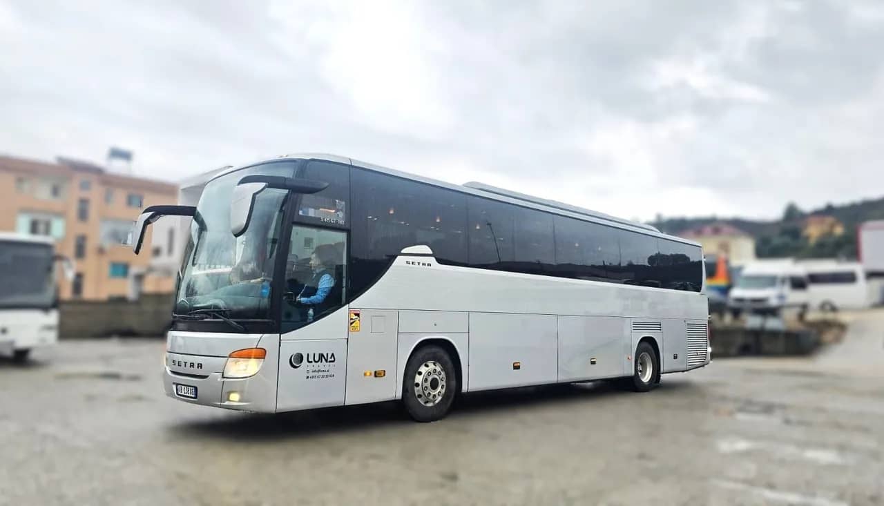 Autobus Setra i Luna Travel në rrugë